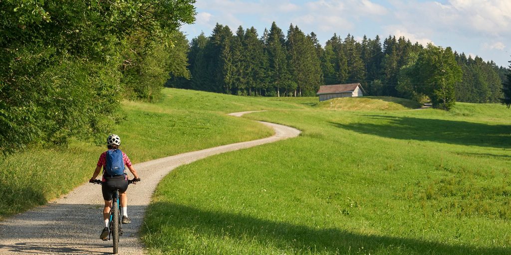 Cycling for Beginners: 10 Basic Skills Every New Cyclist Should Learn